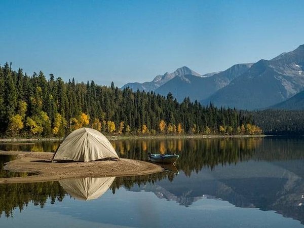 Les Plus Beaux Campings au Bord du Lac dans les Alpes : Votre Guide Ultime pour un Séjour Idyllique